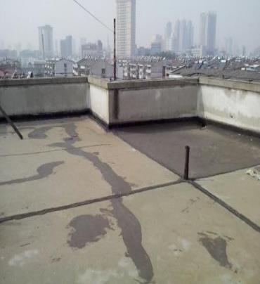白山市漏水维修 楼顶漏水是什么原因，楼顶漏水维修方法是什么?